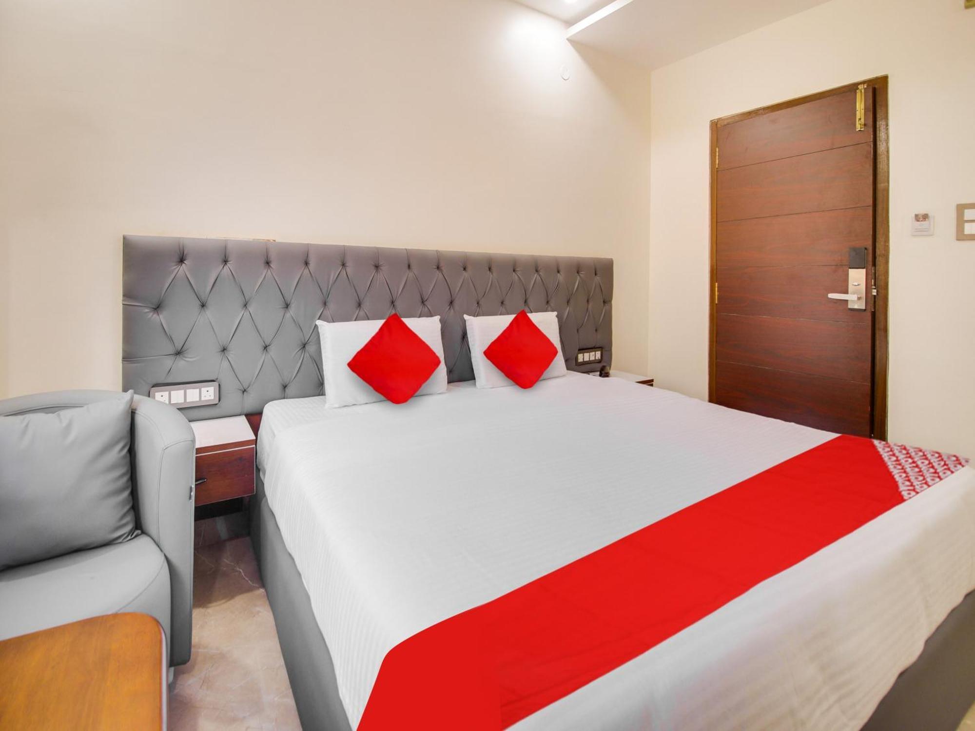 Hotel O Rr Residency Khammam Екстер'єр фото