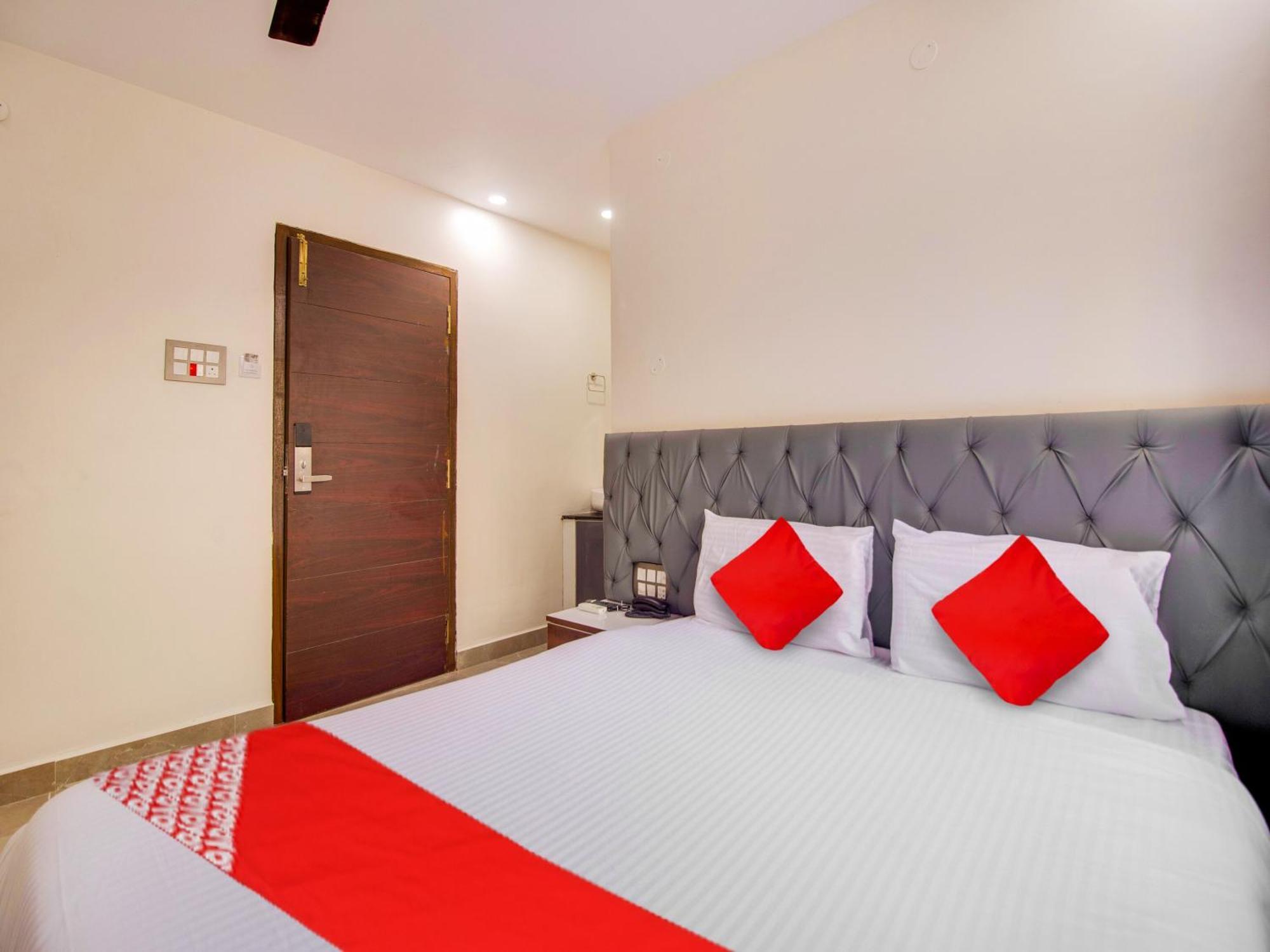Hotel O Rr Residency Khammam Екстер'єр фото