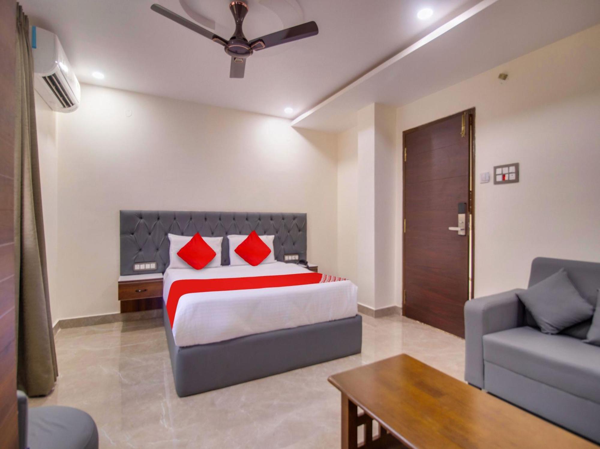 Hotel O Rr Residency Khammam Екстер'єр фото